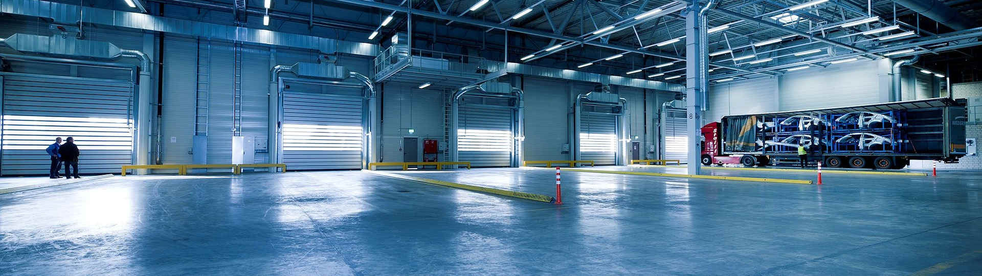 Displays for freight lifts